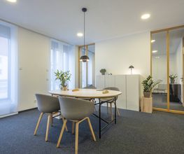 Wir freuen uns, Sie in unseren Räumlichkeiten in der Augsburger Innenstadt begrüßen zu dürfen.