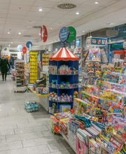 Schmitt & Hahn Buch und Presse im Hauptbahnhof Karlsruhe Bild 4