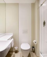 Premier Inn Germany bathroom