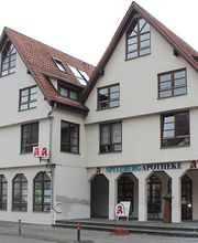 Aussenansicht der Spitzberg-Apotheke Hirschau
