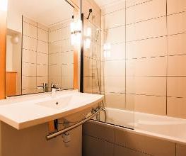 easyHotel Nice Old Town image 11