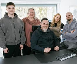 Teamfoto - AXA Versicherung Daniel Martin in Netphen - Kfz-Versicherung in Netphen
