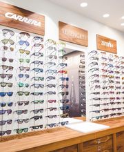 Trabajamos marcas TOP como Oakley , Carrera ,Serengeti y Rayban pero nuestro fuerte es trabajar con producto diferente.
Woddy´s,Moncler, Retro SUPER FUTURE, Massada ...Os esperamos