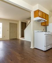 Ronez Manor Apartments image 3