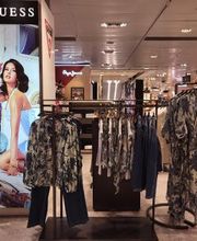 GUESS imagen 1