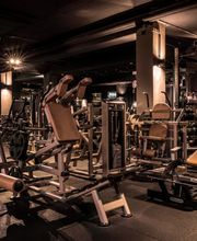 Fitness First Hamburg Stadthöfe - Plate-loaded Machines