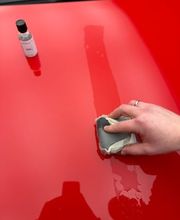 GLANZ Performance bietet professionelle Keramikversiegelung in Paderborn und Ostwestfalen-Lippe. Die hochwertige Lackbeschichtung sorgt für langanhaltenden Schutz, intensiven Tiefenglanz und einen ausgeprägten Abperleffekt – für optimalen Werterhalt und dauerhaft gepflegte Fahrzeugoberflächen.