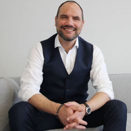 Holger Jaksch - Business Consulting Services