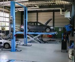 Kfz-Technik Stumpf - Unsere moderne Werkstatt u. a. mit 2 Scherenhebebühnen