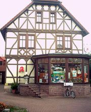 Aussenansicht der Arnika-Apotheke