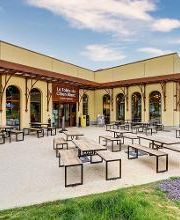 This is a picture representing NF080301 (FUELING) - REL.CHIEN BLANC