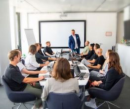 Ströer Online Marketing Kollegen am Arbeitsplatz