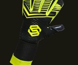 Fußballhandschuhe - skalasports - Sportgeschäft in Trier