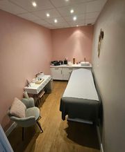 Esthetic Center image 5