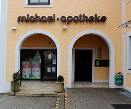 Aussenansicht der Michael-Apotheke