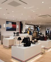 Tommy Hilfiger image 2