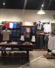 Nike Store Diagonal imagen 8