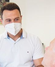 Zahnarzt Dr. Thomas Thometzki, M. Sc. Implantologie & orale Chirurgie, Ästhetik und Veneers Bild 8