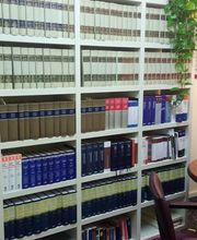 Competenze in diritto penale
Lo Studio presta assistenza di diritto penale a 360 gradi, anche nei procedimenti penali a carico di soggetti minorenni. 
L’assistenza giudiziale trova attuazione nella difesa processuale dell’indagato, dell’imputato, della persona offesa dal reato, del responsabile civile, nonché delle persone giuridiche. L'assistenza stragiudiziale si espleta, invece, in attività consulenziali volte ad individuare le migliori strategie attuabili in sede processuale ed extra-processuale per garantire ai clienti soluzioni mirate ed efficaci.
Quanto alle materie trattate, l’attività svolta dallo Studio Legale Minafra copre tutte le aree del diritto penale (reati contro la persona, contro la pubblica amministrazione, contro il patrimonio etc.). Viene fornita assistenza giudiziale a privati e società nel campo del diritto penale bancario e tributario.