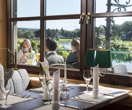 Restaurant "Rheinterrassen" mit Sommerterrasse