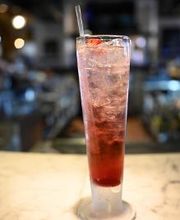 Full bar with speciality cocktails