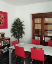 Competenze in diritto del lavoro
Nel corso degli anni lo Studio dell'Avv. Minafra di Cagliari, Guspini ed Alghero ha operato con successo in sede contenziosa e non contenziosa, prestando consulenza anche davanti alle Commissioni Provinciali del Lavoro. Si è occupato anche dell'espletamento di pratiche presso l’Inps al fine di fare ricorso al fondo di garanzia per il recupero di TFR e retribuzioni.
Assiste i clienti nei vari aspetti del rapporto tra azienda e lavoratori, dalla stipula dei contratti di assunzione all'infortunistica sul lavoro (e relativo risarcimento danni), incluse le controversie davanti ai giudici del lavoro e le procedure di conciliazione davanti alle apposite commissioni istituite presso gli uffici del lavoro ed in sede sindacale. 
Gli esperti avvocati consociati si occupano regolarmente di:
contratti di lavoro per dirigenti e impiegati
patti restrittivi: patti di non concorrenza o di durata minima
policy aziendali, codici sull’utilizzo di internet e della posta elettronica, codici disciplinari
trasferimenti d’azienda e outsourcing
piani di incentivazione, piani di stock options
gestione del rapporto di lavoro: sanzioni disciplinari e trasferimenti
licenziamenti individuali e collettivi
privacy dei lavoratori
procedimenti giudiziari
negoziazioni e accordi transattivi