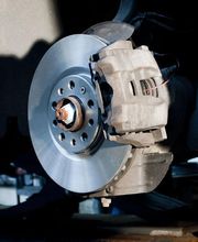 GARAGE LEZARD PNEUS image 20