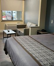 Platinum Inn Pasadena TX / Deer Park TX Area image 17