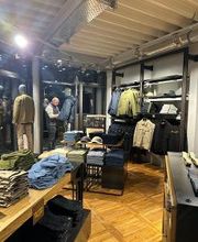 PME Legend Store Bild 14