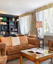 Logis Hôtel Domaine de Valaudran image 13