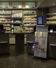 Pharmacie-Amavita-Beauregard-caissier