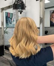 Salon 45° Grad Bild 1