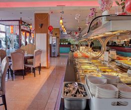 Au Wok Palace image 1
