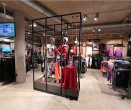 hinten-links-intersport-stähle-bad-säckingen-training-bademode