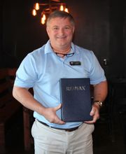 RE/MAX SUMMIT image 13