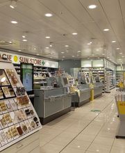 intérieur-de-la-pharmacie-sun-store-sion-metropole