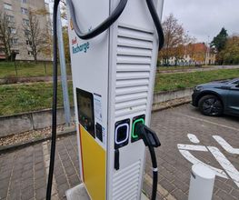 Shell Recharge Charging Station Bild 1