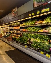 Holiday Farms Supermarket image 1