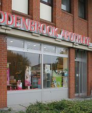 Aussenansicht der Buddenbrook-Apotheke