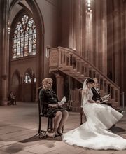 Brautpaar in Kapelle - Wolfgang Schmidberger | Hochzeitsfotograf Stuttgart