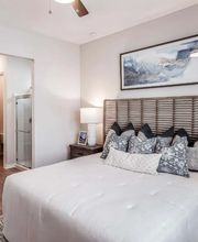 Yardly Monroe image 15