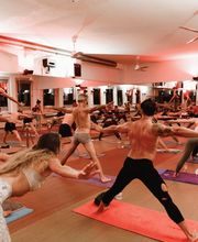 Bikram Yoga Zürich Bild 8