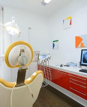 dr. med. dent. Nyffeler Tino Dr. - Studio Medico Dentistico Bild 9