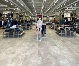 GUESS imagen 4