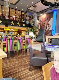 Cafe - Restaurant - Bar Bella