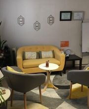 Almosnino Caroline image 3