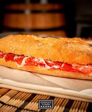 Enrique Tomás - Cerrada Nos trasladamos junto a las puertas J48-J51 imagen 12