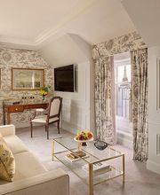 Four Seasons Hotel George V, Paris image 9