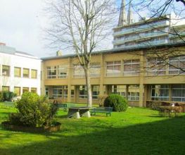 Lycée privé Sainte-Solange image 1