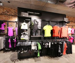hinten-rechts-damen-training-adidas-nike-intersport-stähle-bad-säckingen